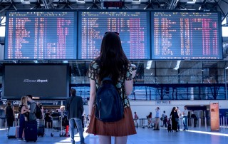 airport-woman-travel